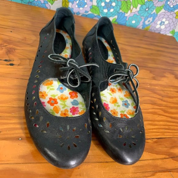 #LIKE NEW# Born Black Leather Mary Jane Ballet Flats Size 7 - Picture 2 of 10
